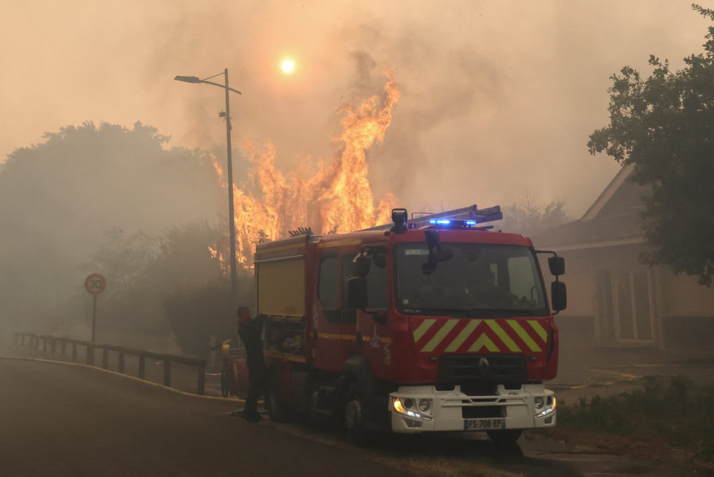 Evacuations ordered as wildfire spreads near French tourist area