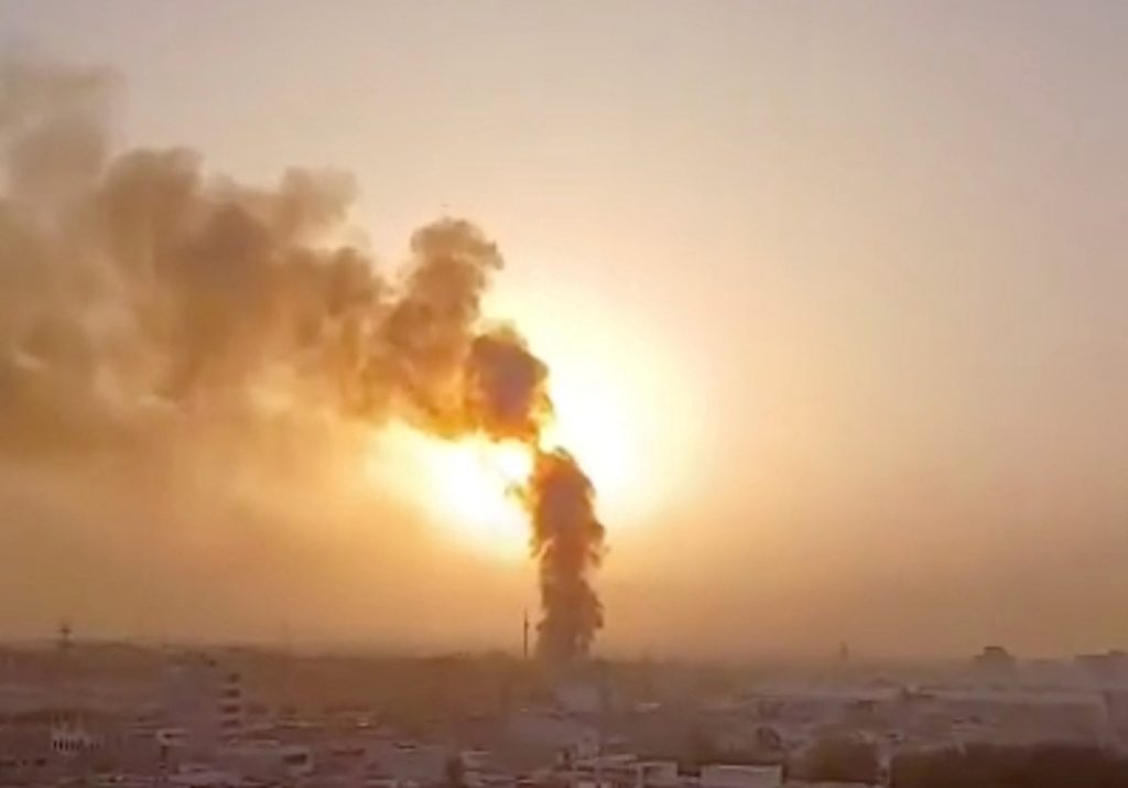 U.S. and Iran exchange missile strikes amid ongoing conflict