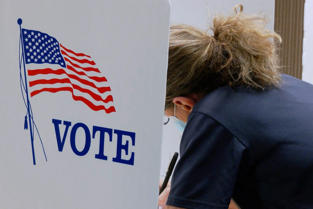 Kansas Republicans Hold Primary for Gubernatorial Candidate