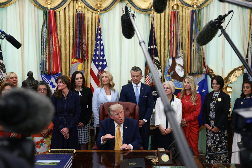 Trump signs executive order to establish Military Spouse Commission