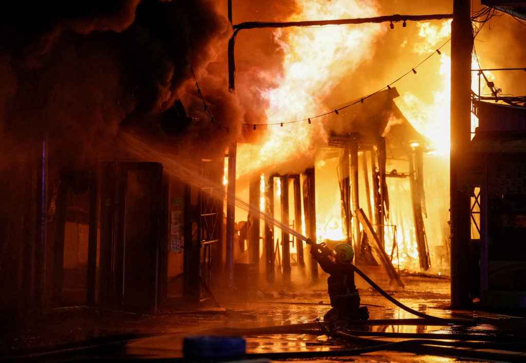 Ukraine conducts aerial attacks in Russia, resulting in six fatalities
