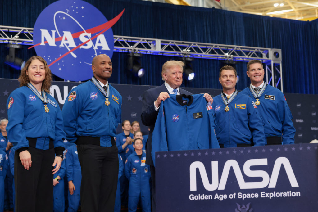 Trump awards Congressional Space Medal of Honor to Artemis II crew