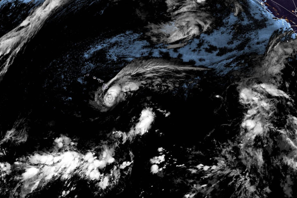 Tropical storm Lala impacts Hawaiian islands with rain and wind