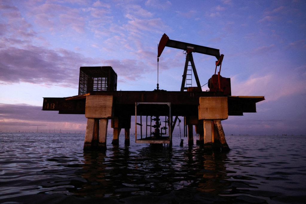 U.S.-Venezuela oil deal may not lower gasoline prices in the near future, experts say