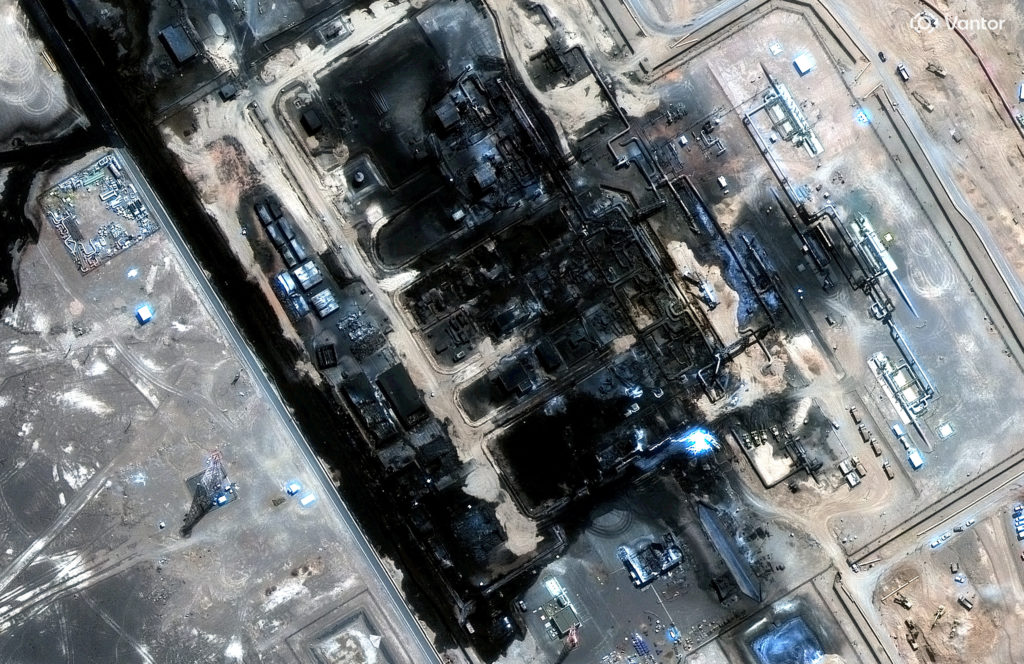 Saudi oil pipeline damaged, expected to be out of service for several weeks