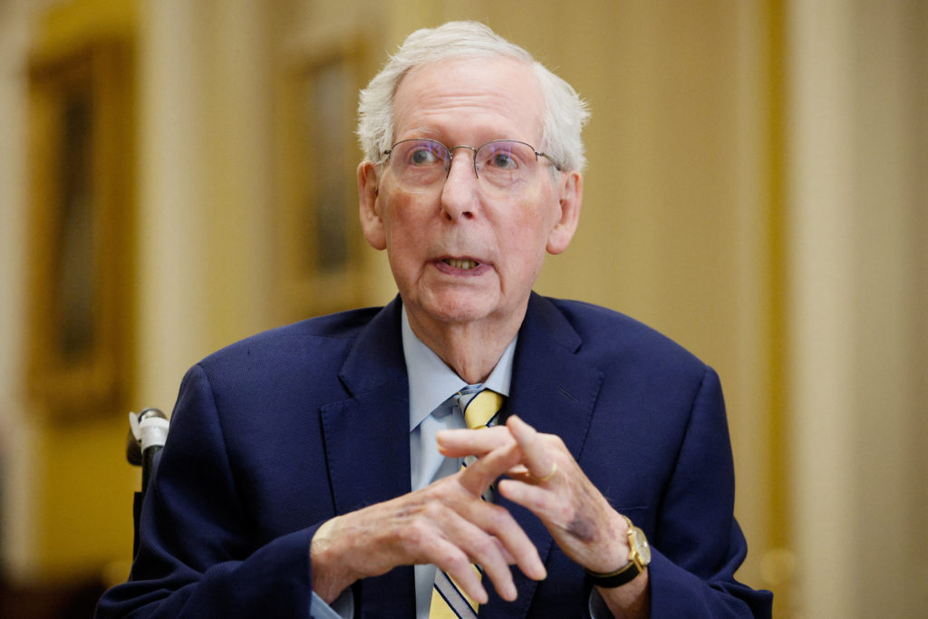 Mitch McConnell returns to the Senate after hospitalization