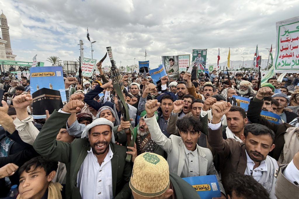 Houthi rebels issue warning against Saudi involvement in Yemen civil conflict