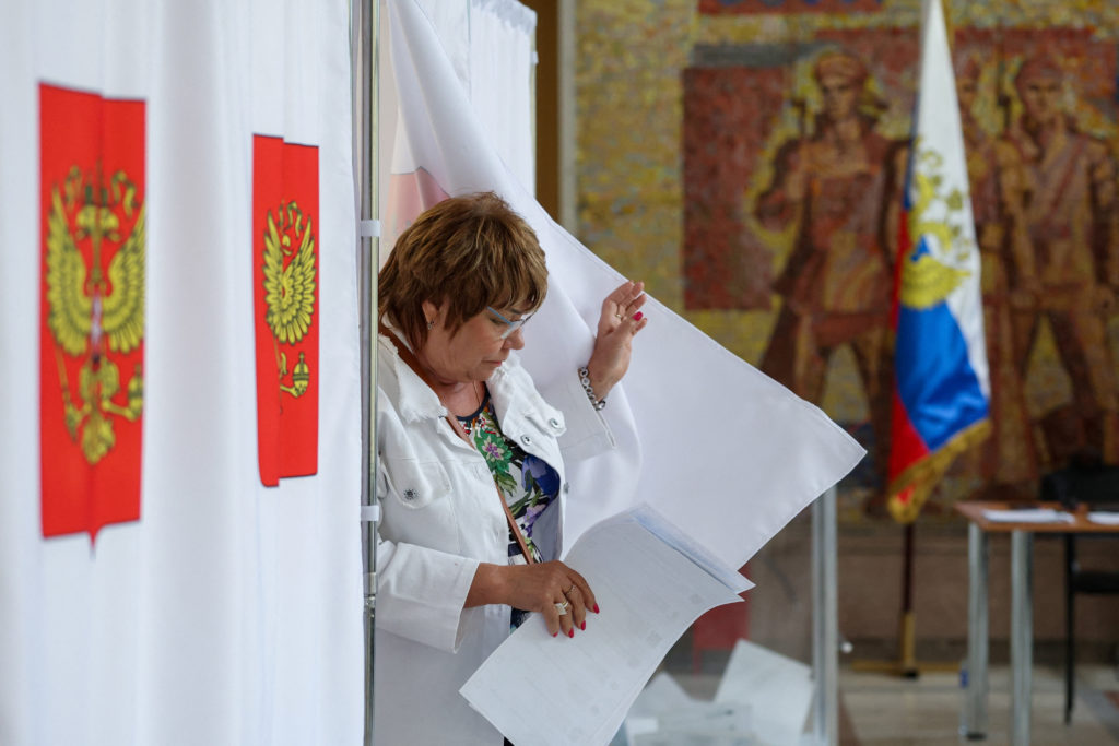 Election observer fainted during police arrest, according to opposition party