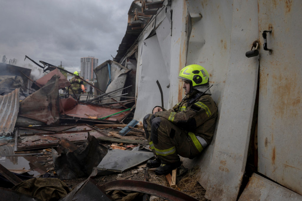 Russian strikes result in civilian casualties in Ukraine amid UN discussions