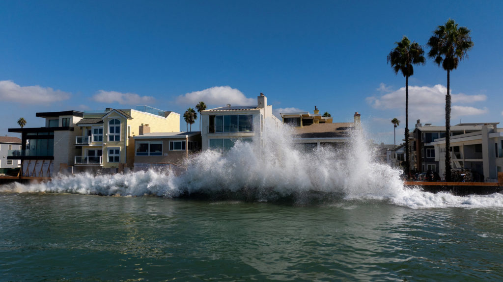 Moisture from Pacific affects central U.S. as new hurricane forms off Mexico