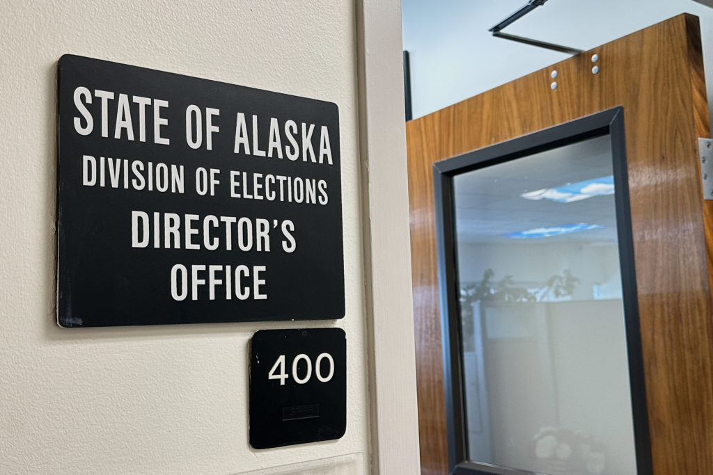Alaska voters to decide on ranked choice voting system after primary challenges