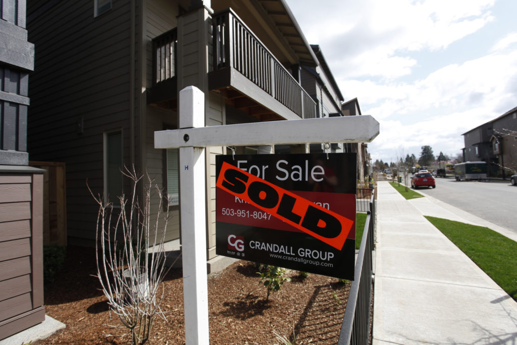 30-year mortgage rates rise above 7% impacting housing market