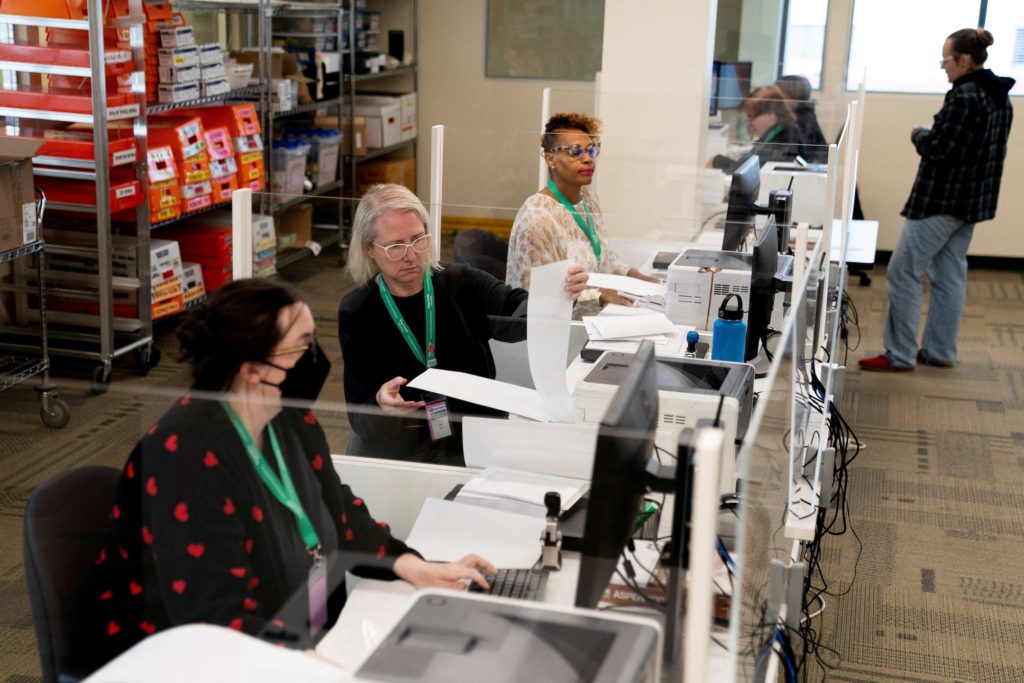 Verification and counting process for overseas ballots in midterm elections