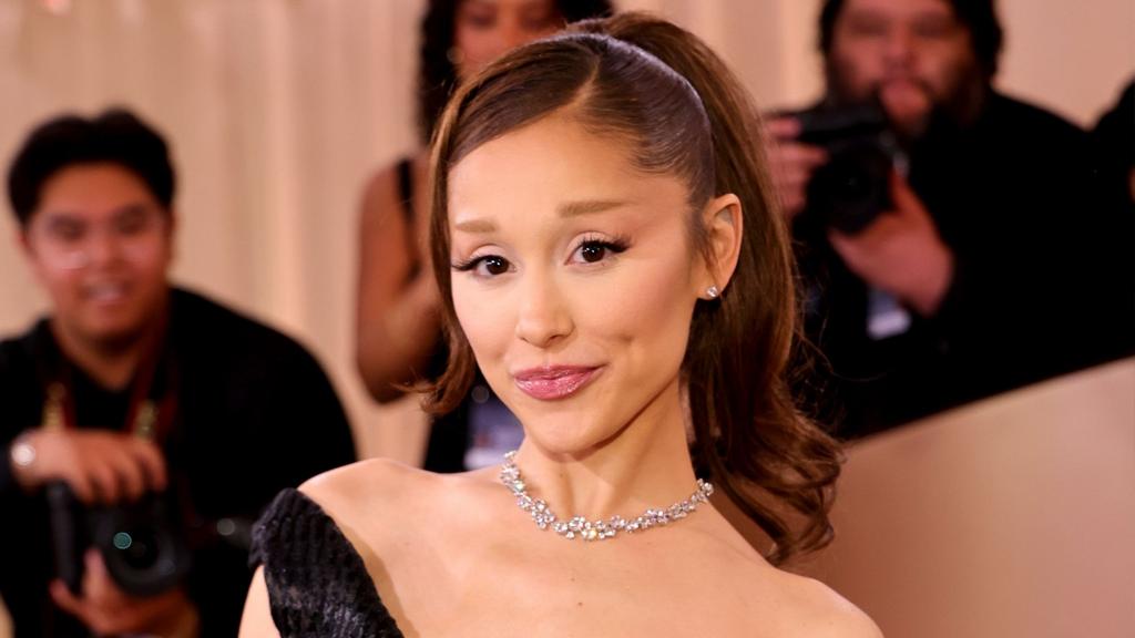 Ariana Grande discusses her decision to take a step back in Chicago performance