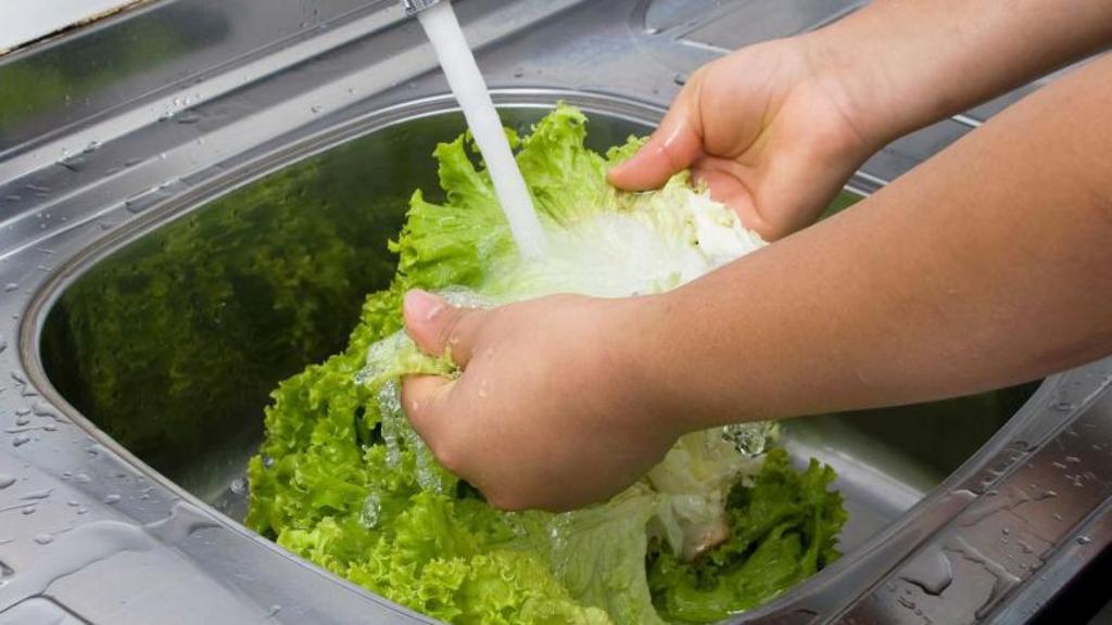 First two deaths reported in outbreak of diarrheal illness