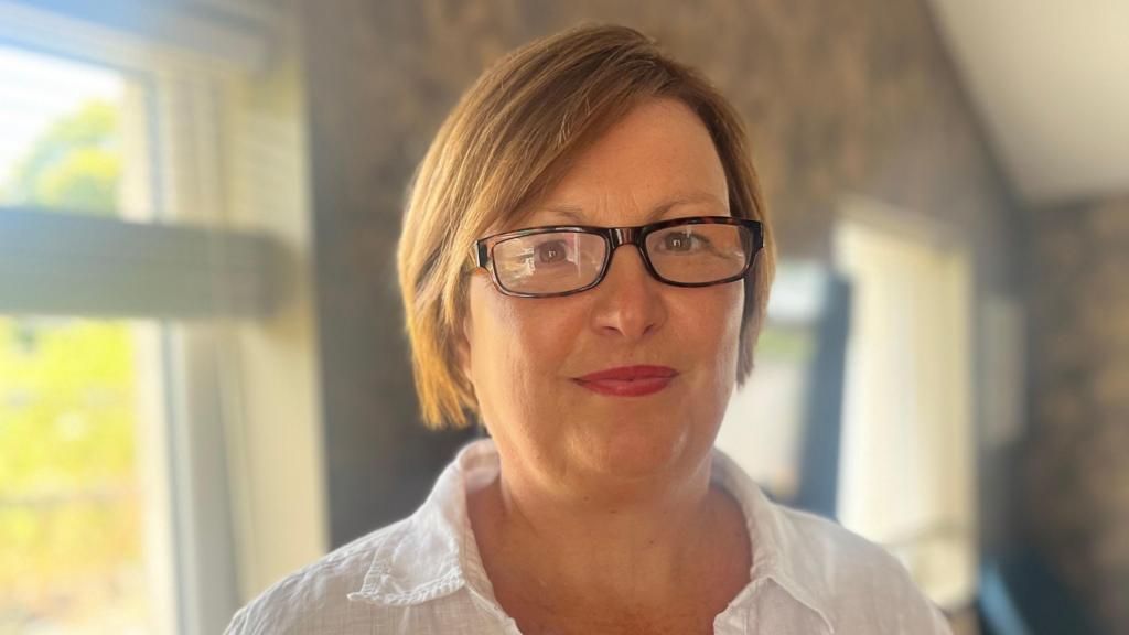 Lynette McHendry discusses her experience with stage 4 breast cancer
