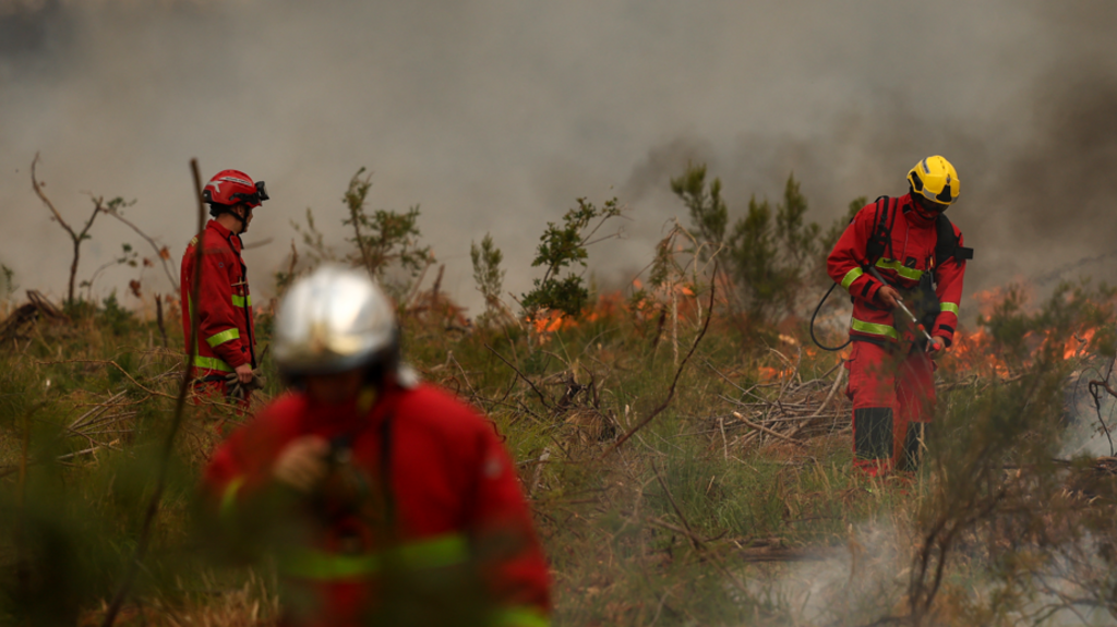 Wildfires prompt evacuations of over 330,000 people in France and Spain