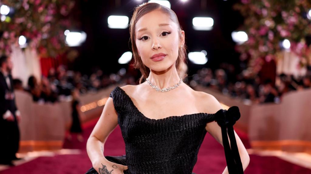 Ariana Grande to reduce public appearances after world tour