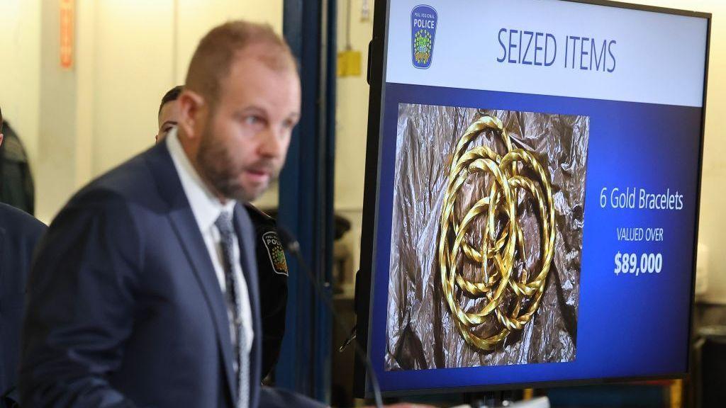 Charges against two individuals in Toronto gold theft are dismissed
