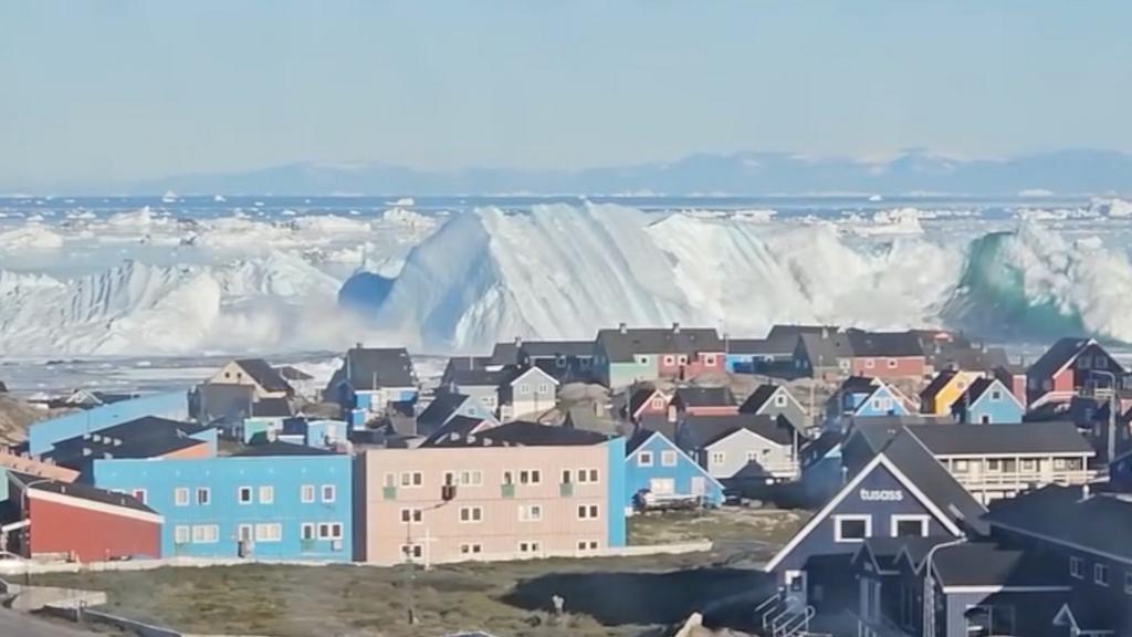 Iceberg capsizes off the coast of Greenland