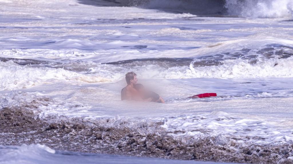 Teen Lifeguard Rescues 10-Year-Old at California Beach