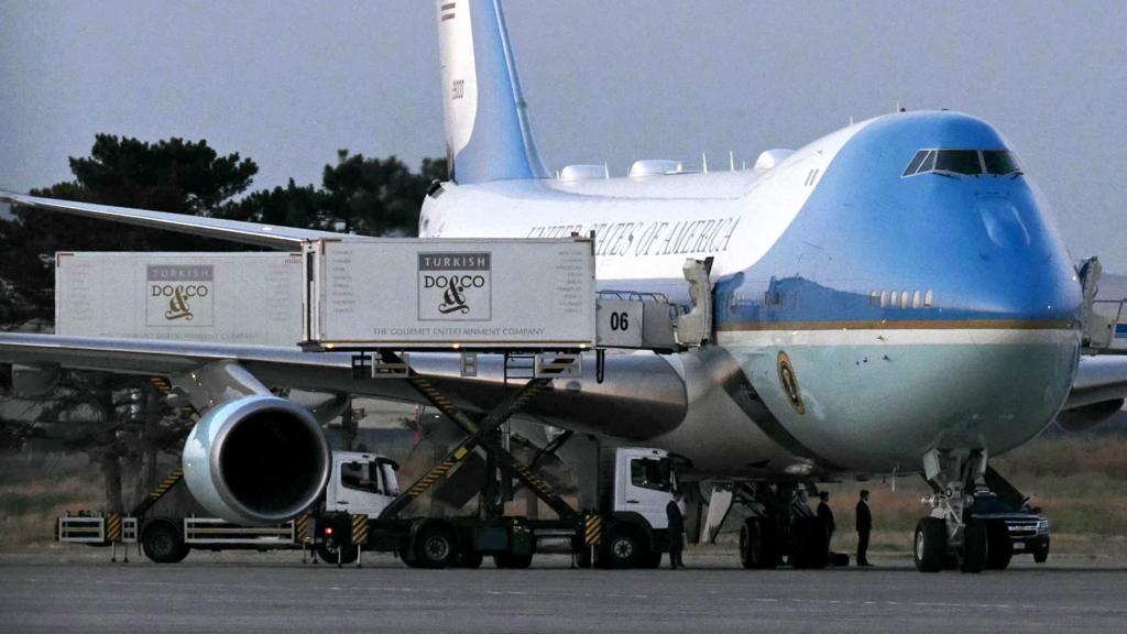Trump reportedly used a catering truck during a plane swap related to Iran