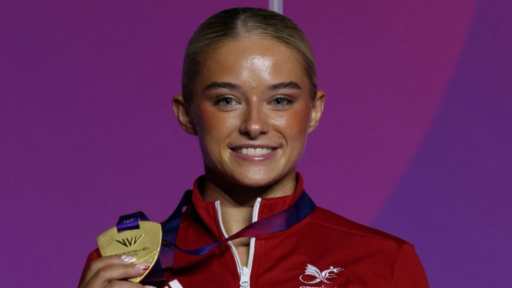 Ruby Evans wins gold medal in floor final at Commonwealth Games