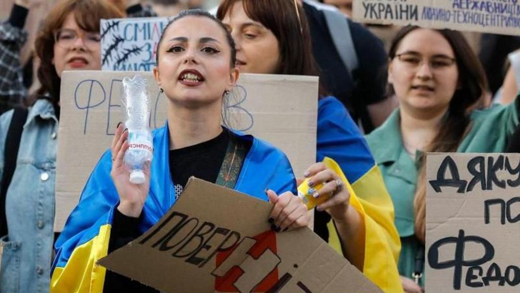 Zelensky addresses protests following dismissal of defence minister