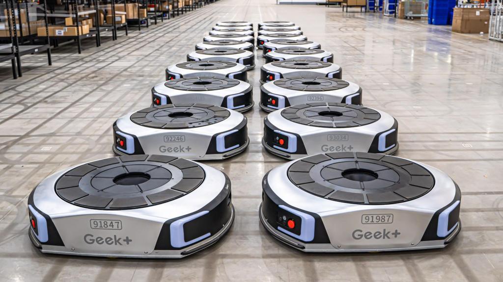 Chinese robotics firms influence UK's retail sector amid labor challenges