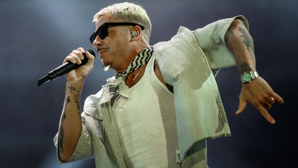 Macklemore announces tour with proceeds supporting Palestinian organizations
