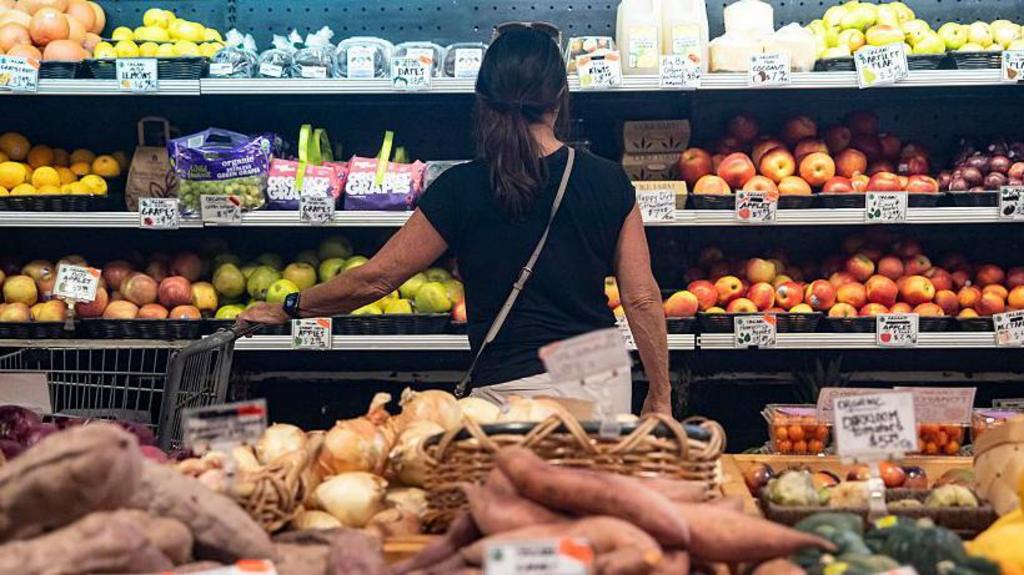 US inflation rate decreases as food and fuel prices decline