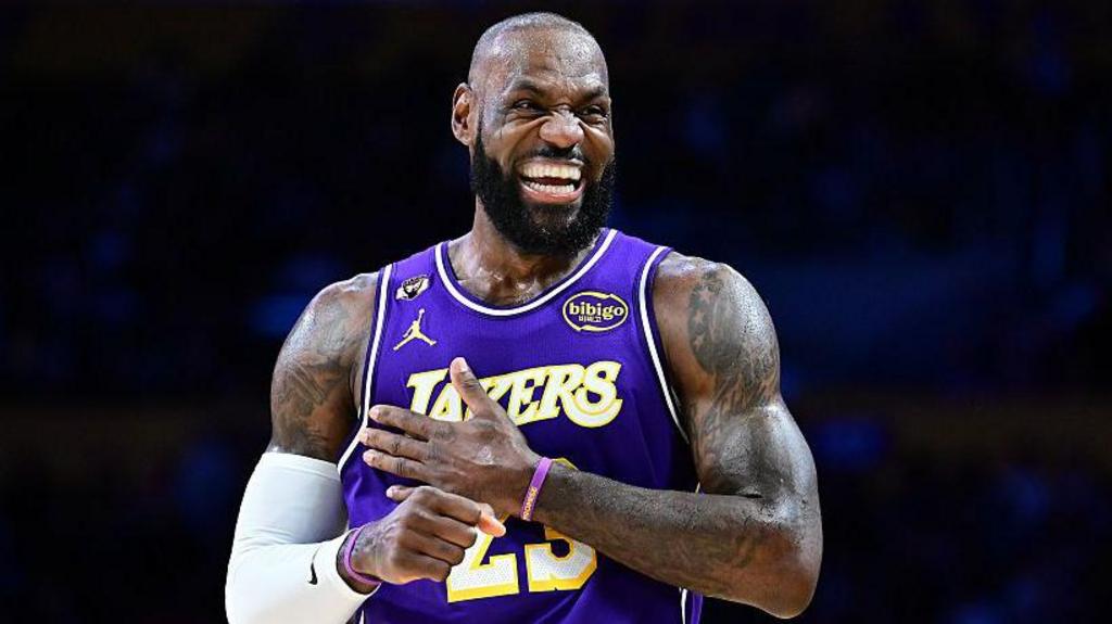LeBron James announces move to Philadelphia 76ers