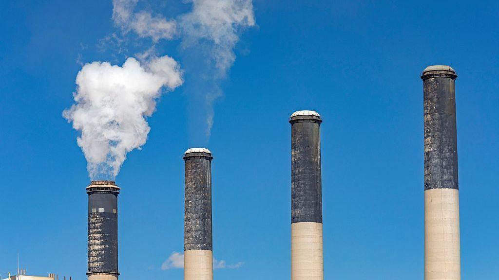 US removes restrictions on emissions from coal and gas power plants
