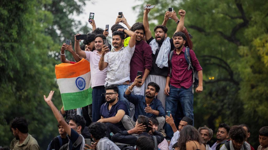 Protests in India end following resignation of education minister