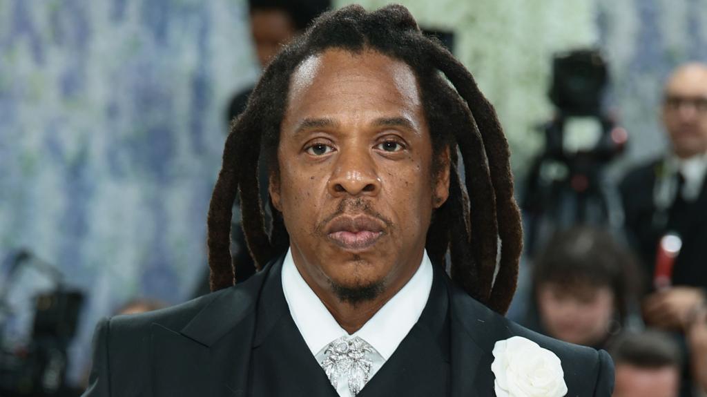 Woman retracts allegation of rape against Jay-Z