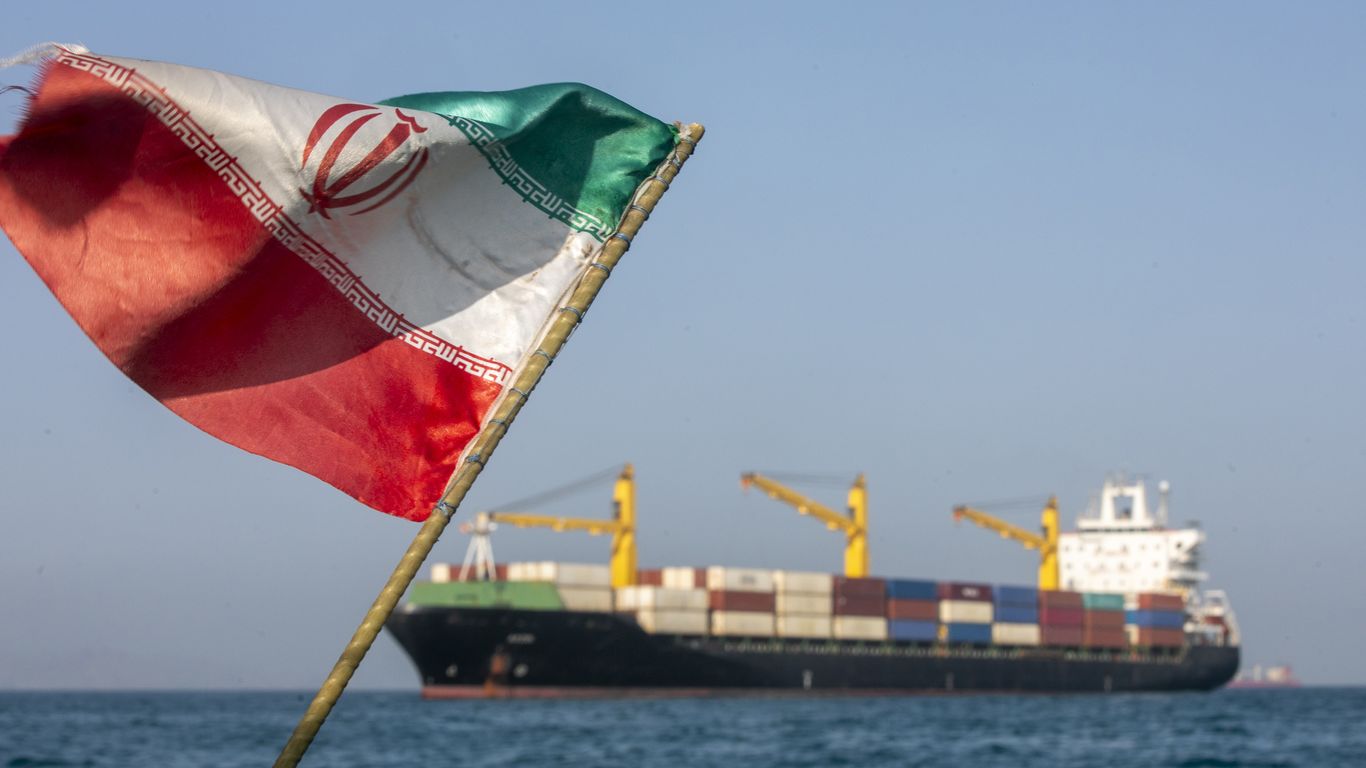 U.S. military destroys Iranian boats during attempted Navy drone capture
