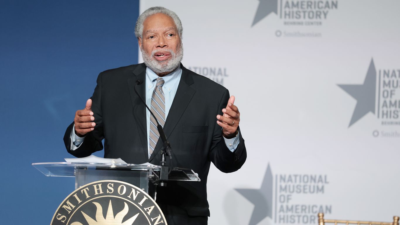 Smithsonian Secretary Lonnie Bunch announces retirement