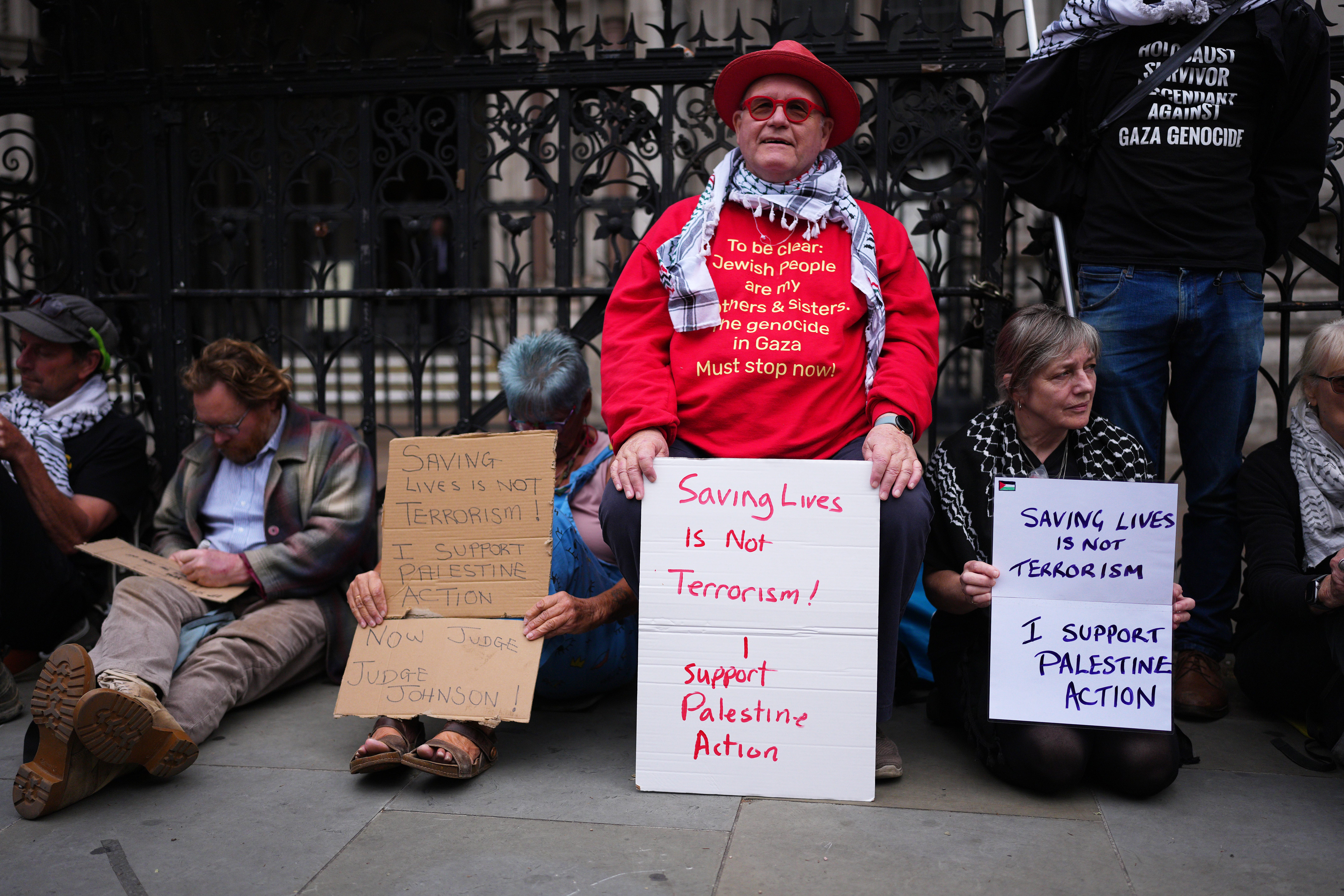 U.S. designates UK’s Palestine Action as terrorist group; ICE agent released from Texas jail; Russia issues warning