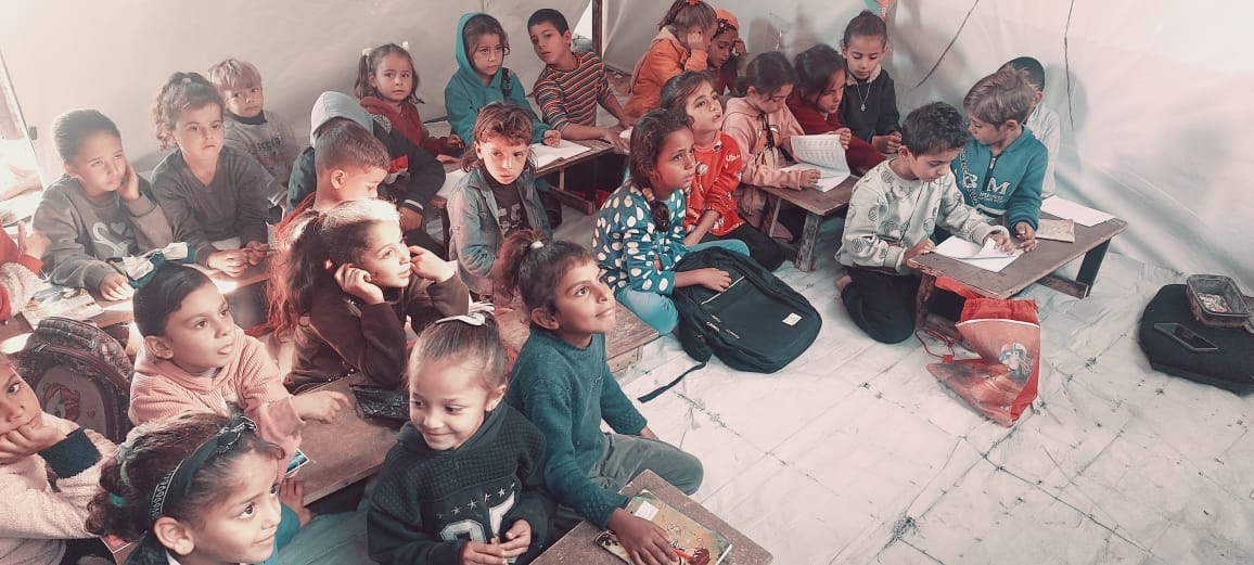 Gaza Teachers Work in Makeshift Educational Facilities Amid Resource Challenges